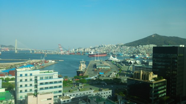 旧釜山港国際ターミナル方面の風景